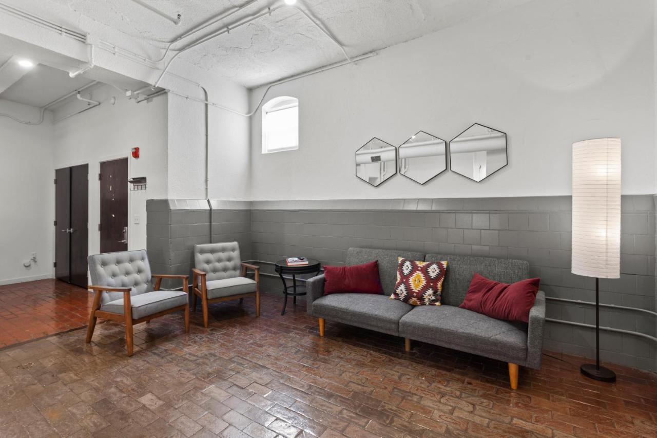 Frontdesk Historic Kcy Flats With Rooftop Deck Kansas City Extérieur photo